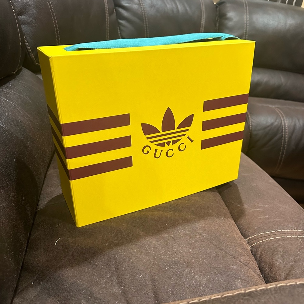 Adidas X Gucci 100% Authentic Empty  Gift Box w/ Handle & Tissue 14" x 11" x 5"